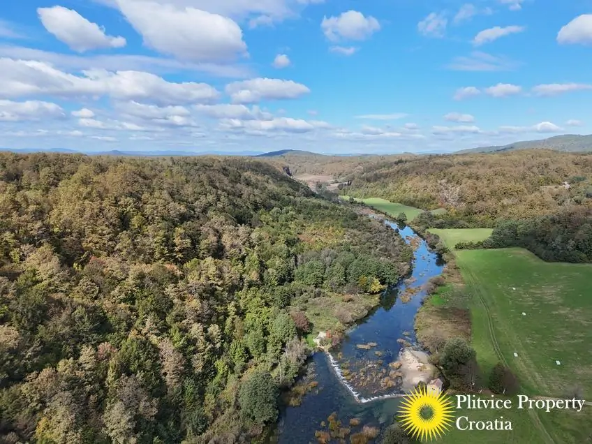 dji_fly_20251008_121218_0402_1759924577494_photo