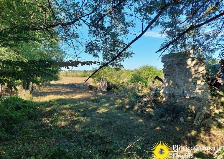 Large Rural Property with Building Zone in Rešetar