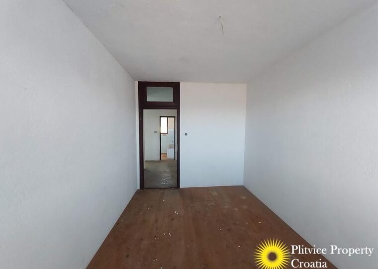 C032 photo 13