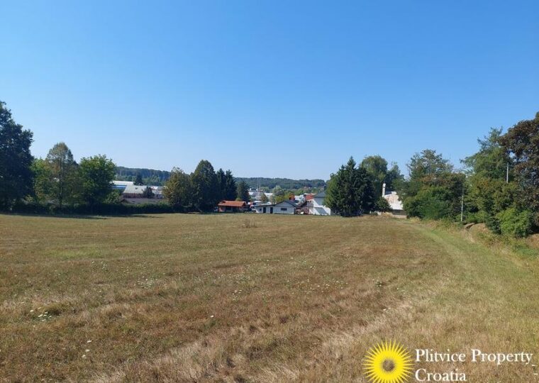 Large Building Plot in Mala Švarča Near Karlovac