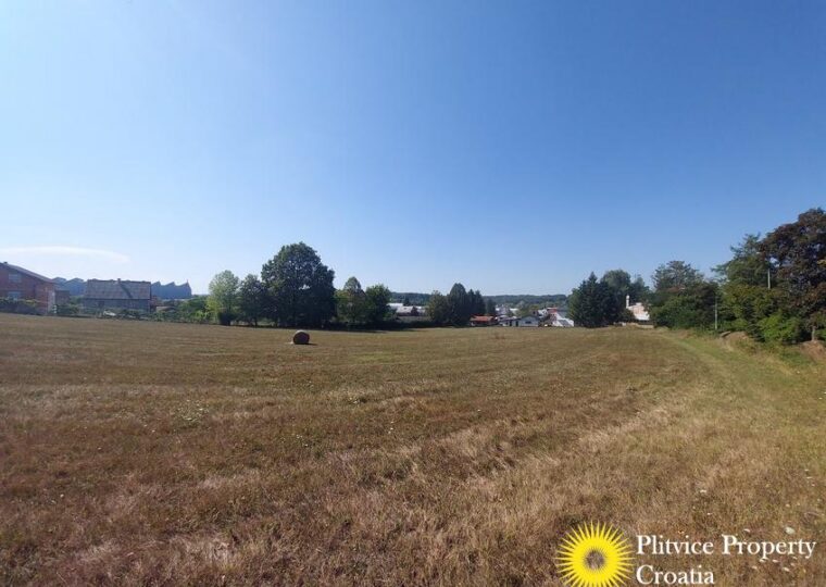 Large Building Plot in Mala Švarča Near Karlovac