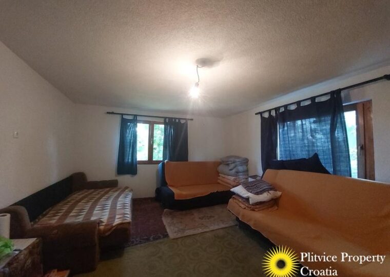 Family Estate with 29,618 m² of Land in Široka Rijeka