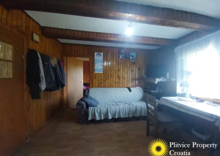 Family Estate with 29,618 m² of Land in Široka Rijeka