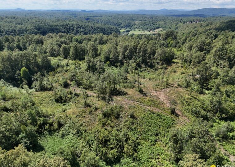 Exceptional Agricultural Estate Above the Korana River Canyon