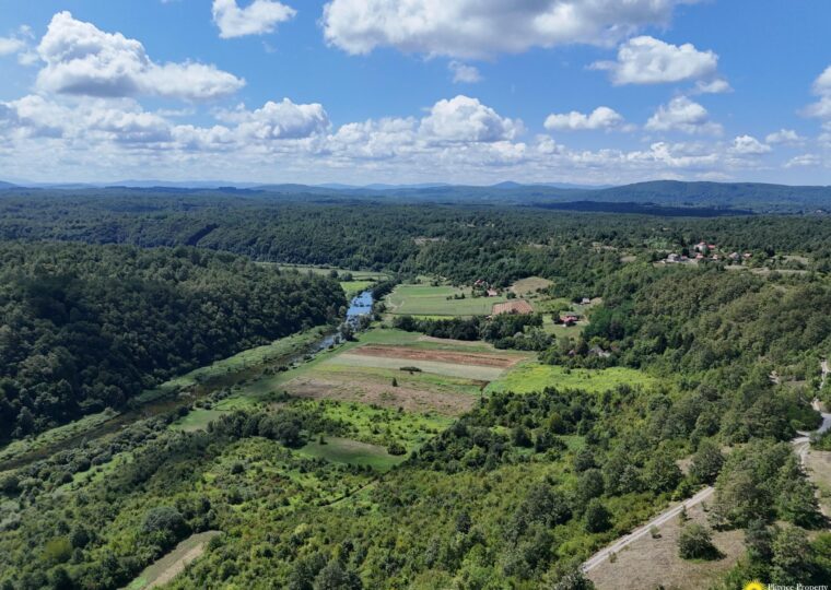 Exceptional Agricultural Estate Above the Korana River Canyon