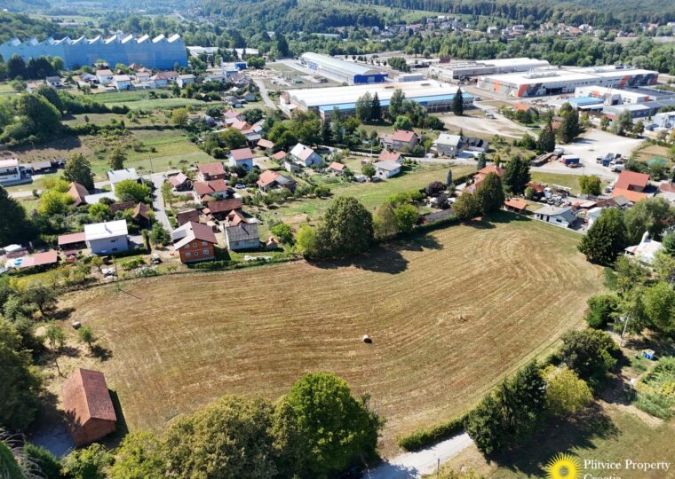 Large Building Plot in Mala Švarča Near Karlovac