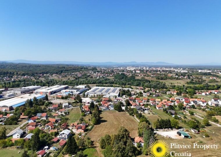 Large Building Plot in Mala Švarča Near Karlovac