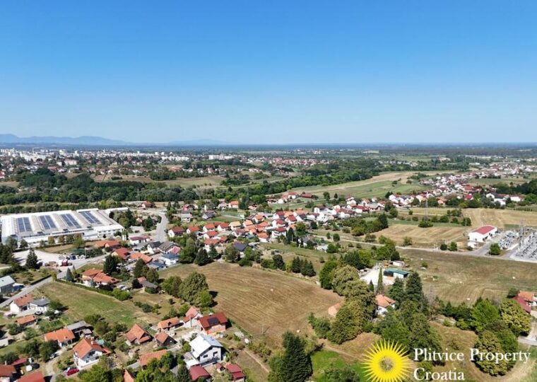 Large Building Plot in Mala Švarča Near Karlovac