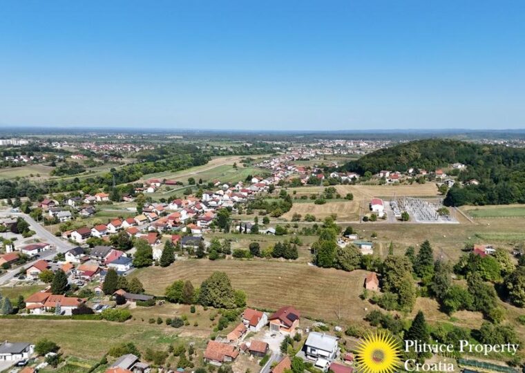 Large Building Plot in Mala Švarča Near Karlovac