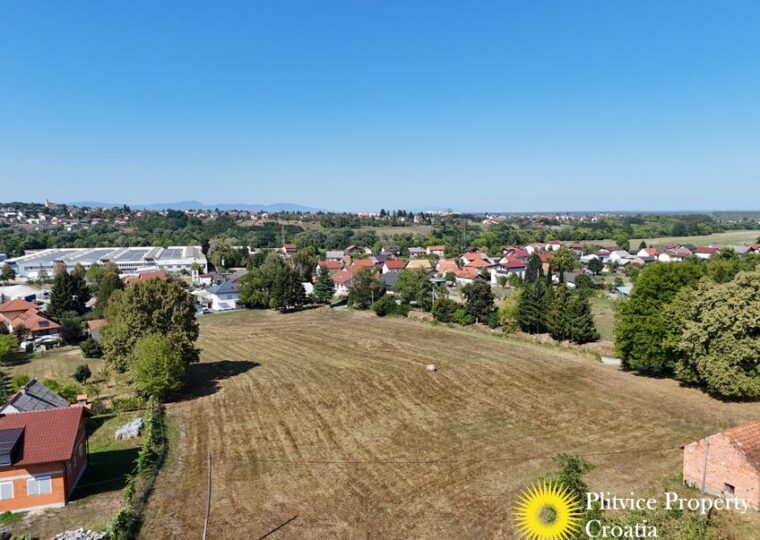 Large Building Plot in Mala Švarča Near Karlovac
