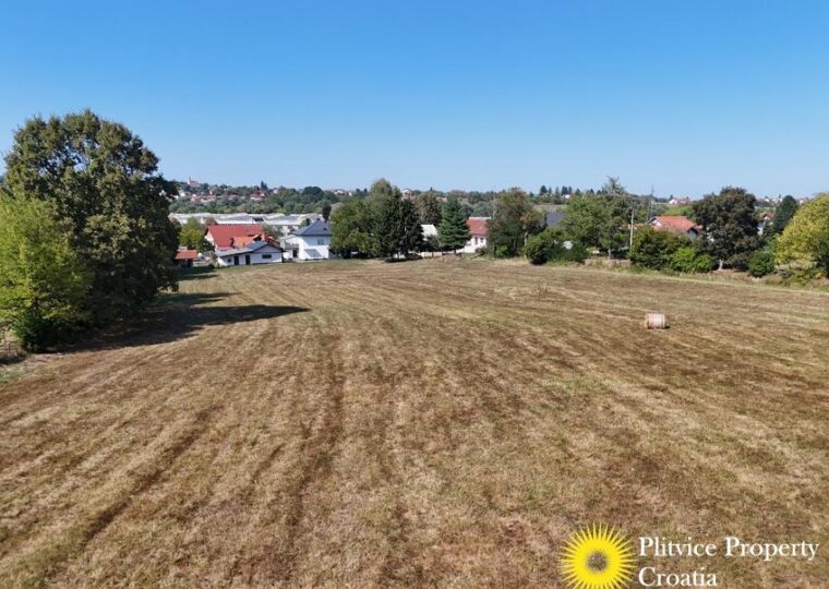 Large Building Plot in Mala Švarča Near Karlovac