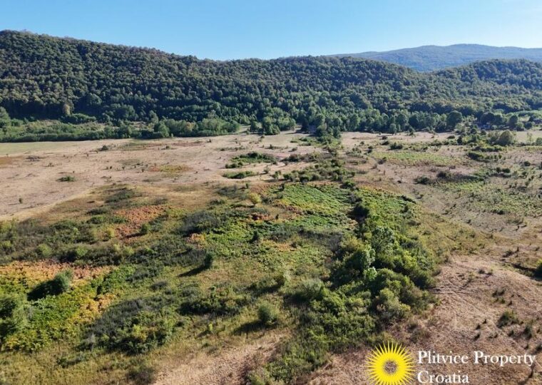 Large Rural Property with Building Zone in Rešetar