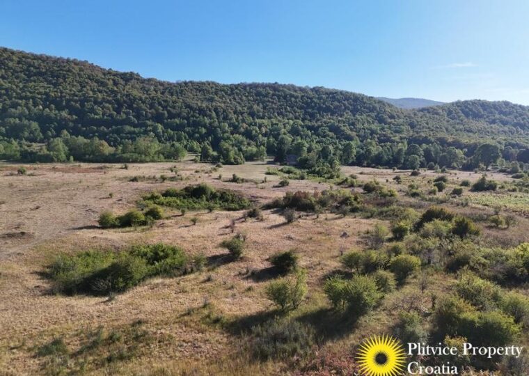Large Rural Property with Building Zone in Rešetar