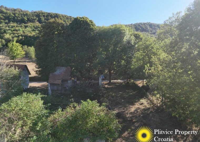Large Rural Property with Building Zone in Rešetar