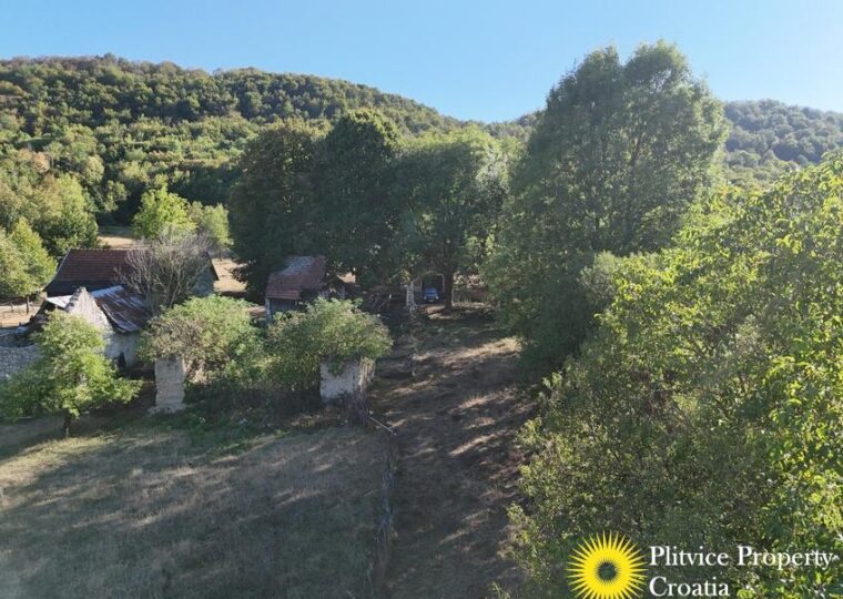 Large Rural Property with Building Zone in Rešetar